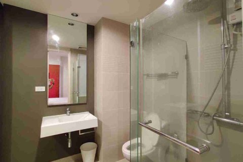 Condominio de 1 dormitorio en Phaya Thai, Bangkok, Tailandia № 183522 - foto 5