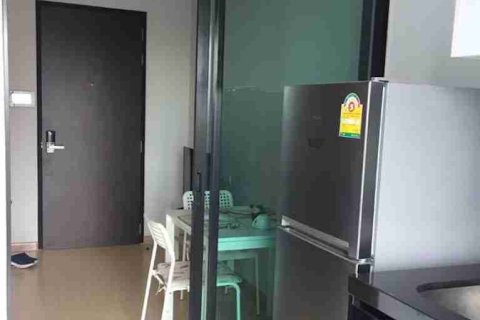 Condominio de 1 dormitorio en Thonburi, Bangkok, Tailandia № 183521 - foto 5