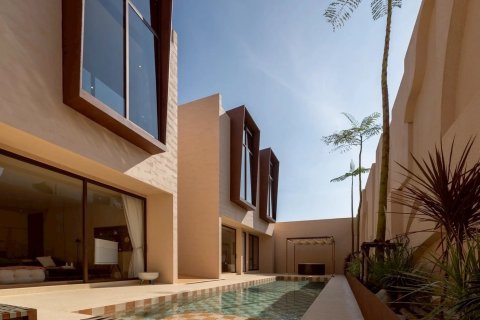 Casa de 6 dormitorios en Pattaya, Tailandia № 168169 - foto 2