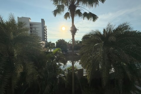 Apartamento de 2 dormitorios en Pattaya, Tailandia № 168173 - foto 14