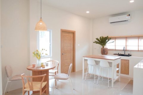 Chalet de 3 dormitorios en Pattaya, Tailandia № 203517 - foto 15