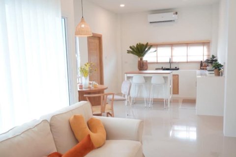 Chalet de 3 dormitorios en Pattaya, Tailandia № 203517 - foto 6