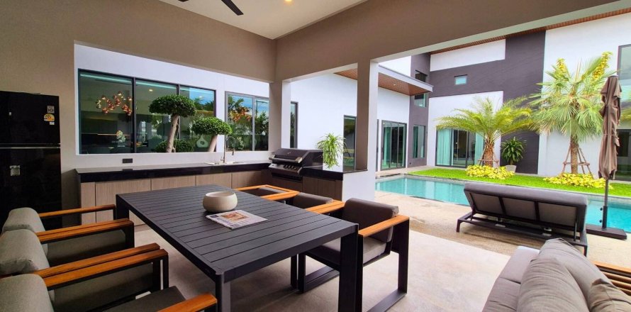 Chalet de 5 dormitorios en Pattaya, Tailandia № 203514