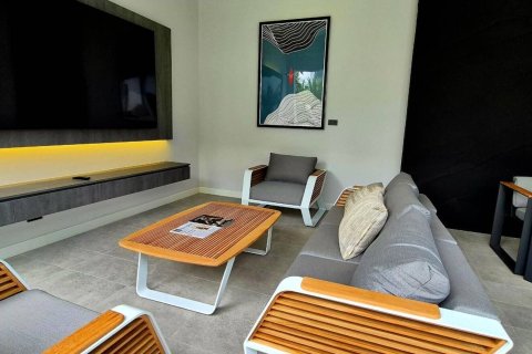 Chalet de 5 dormitorios en Pattaya, Tailandia № 203514 - foto 16