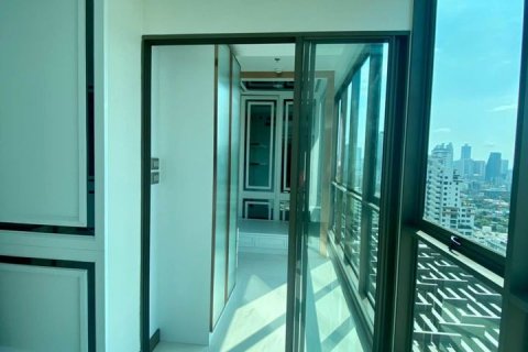 Condo in Bangkok, Thailand, 3 bedrooms № 143245 - photo 15