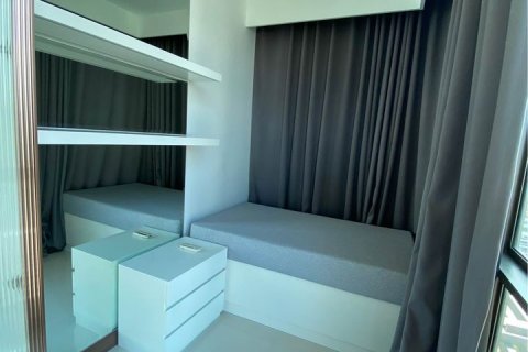 Condo in Bangkok, Thailand, 3 bedrooms № 143245 - photo 14
