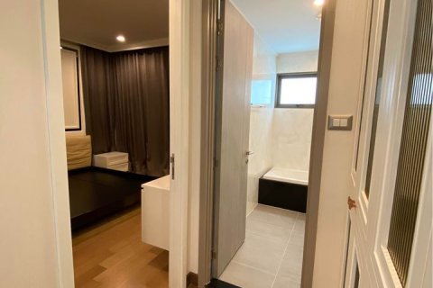 Condo in Bangkok, Thailand, 3 bedrooms № 143245 - photo 9