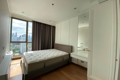 Condo in Bangkok, Thailand, 3 bedrooms № 143245 - photo 11