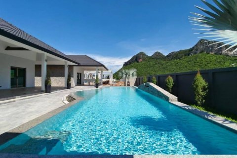 Chalet de 3 dormitorios en Prachuap Khiri Khan, Tailandia № 116442 - foto 2