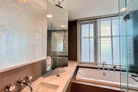 Condominio de 3 dormitorios en Khlong Toei, Bangkok, Tailandia № 116443 - foto 10