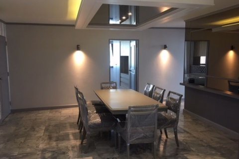 Condominio de 3 dormitorios en Watthana, Bangkok, Tailandia № 47732 - foto 2