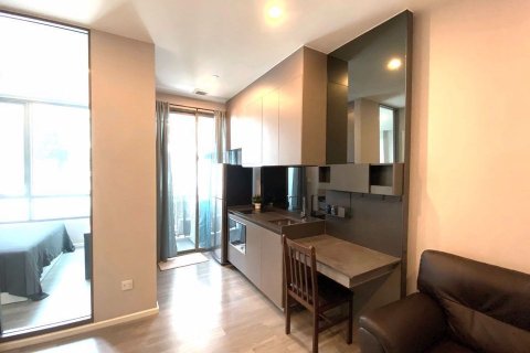 Condominio de 1 dormitorio en Khlong Toei, Bangkok, Tailandia № 47733