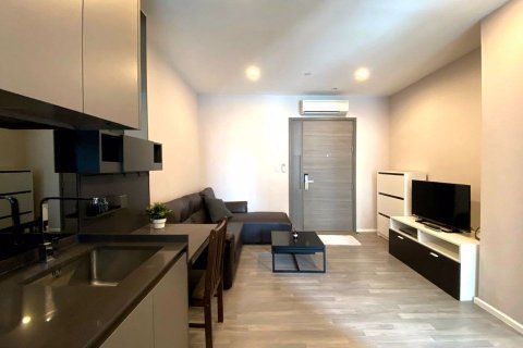 Condo in Khlong Toei, Bangkok, Thailand, 1 bedroom № 47733 - photo 2