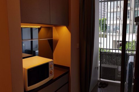 Condo in Khlong Toei, Bangkok, Thailand, 1 bedroom № 47733 - photo 3