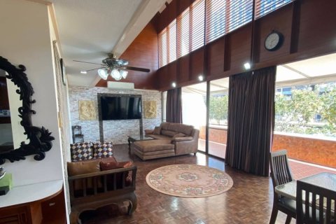 Condominio de 3 dormitorios en Pattaya, Tailandia № 157454 - foto 17