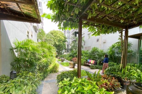 Condominio de 2 dormitorios en Yan Nawa, Bangkok, Tailandia № 140985 - foto 23