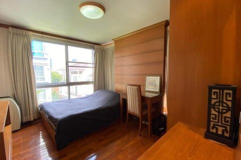 Condominio de 2 dormitorios en Yan Nawa, Bangkok, Tailandia № 140985 - foto 16