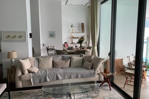 Condo in Bangkok, Thailand, 2 bedrooms № 143431 - photo 3