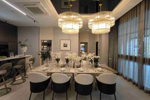 Casa de 5 dormitorios en Bangkok, Tailandia № 183945 - foto 10