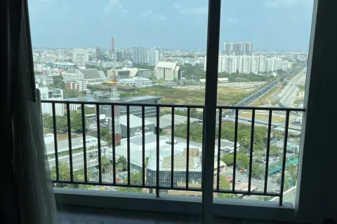 Condo in Huai Khwang, Bangkok, Thailand, 2 bedrooms № 148893 - photo 2