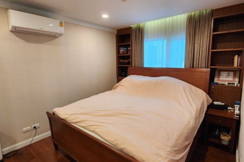 Condo in Huai Khwang, Bangkok, Thailand, 2 bedrooms № 148893 - photo 8