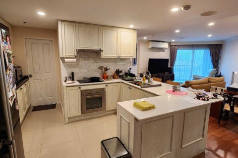 Condo in Huai Khwang, Bangkok, Thailand, 2 bedrooms № 148893 - photo 5
