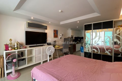 Studio in the Condo in Bang Lamung, Thailand  № 214125 - photo 3
