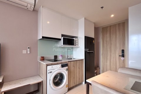 Condo in Pattaya, Thailand, 1 bedroom  № 214124 - photo 2