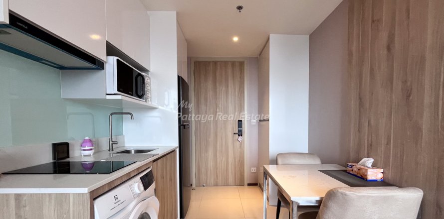 Condo in Pattaya, Thailand, 1 bedroom  № 214124