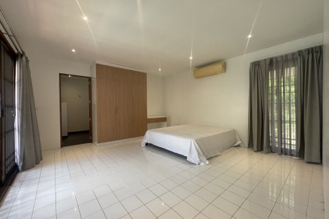 Chalet de 3 dormitorios en Phuket, Tailandia № 164613 - foto 13
