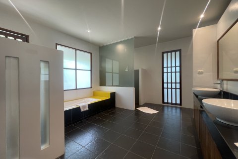 Chalet de 3 dormitorios en Phuket, Tailandia № 164613 - foto 12