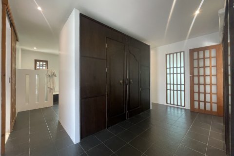 Chalet de 3 dormitorios en Phuket, Tailandia № 164613 - foto 11