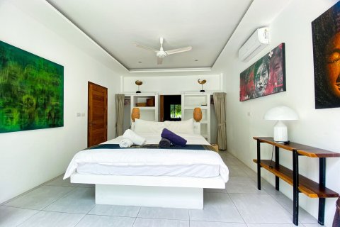 Villa in Ko Samui, Thailand 4 bedrooms № 138517 - photo 24