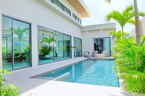 Studio in Pattaya, Thailand № 232907