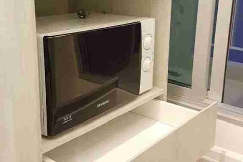 Condominio de 1 dormitorio en Thonburi, Bangkok, Tailandia № 208755 - foto 7