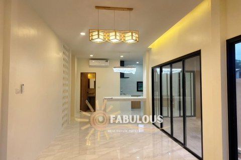 Villa in Chalong, Thailand 3 bedrooms № 179310 - photo 7