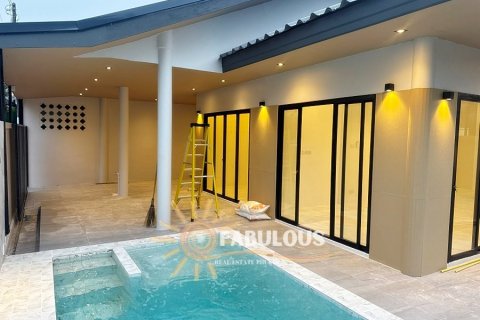 Villa in Chalong, Thailand 3 bedrooms № 179310 - photo 6