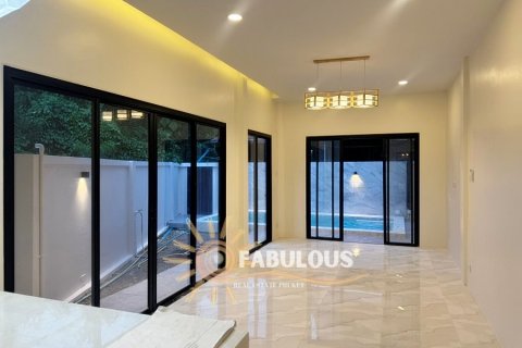 Villa in Chalong, Thailand 3 bedrooms № 179310 - photo 18