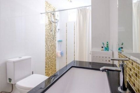 Condominio de 1 dormitorio en Jomtien Beach, Pattaya, Tailandia № 204311 - foto 2