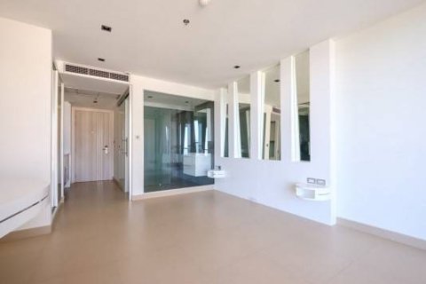Studio dans le Condo à Pattaya, Thaïlande  № 204310