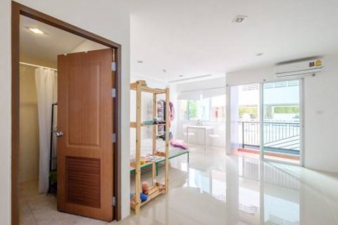 Studio dans le Condo sur Jomtien Beach, Pattaya, Thaïlande  № 204309
