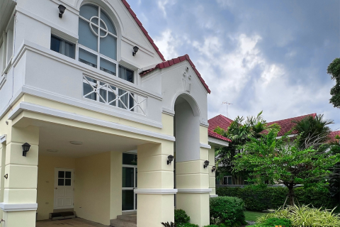 Haus in Bangkok, Thailand 3 Schlafzimmer № 189080 - Foto 10