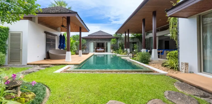 Chalet de 4 dormitorios en Phuket, Tailandia № 190713