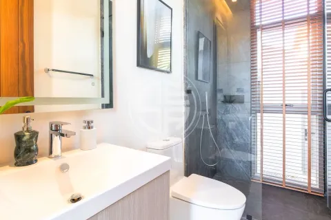 Chalet de 4 dormitorios en Phuket, Tailandia № 190712 - foto 11