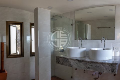 Chalet de 4 dormitorios en Patong, Tailandia № 190714 - foto 10