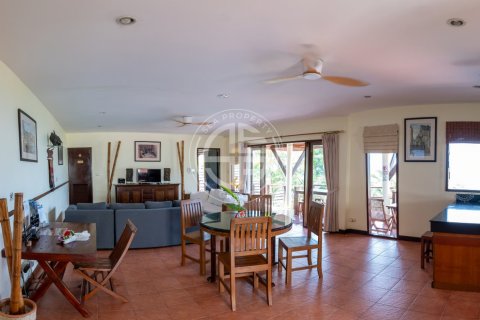 Chalet de 4 dormitorios en Patong, Tailandia № 190714 - foto 4