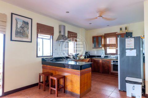 Chalet de 4 dormitorios en Patong, Tailandia № 190714 - foto 6