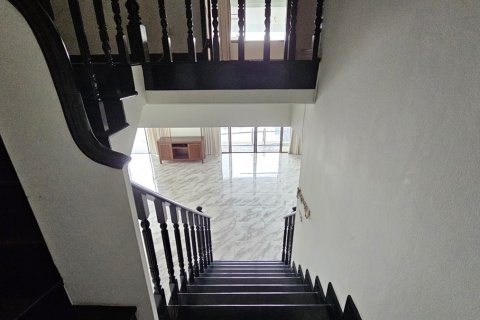 Eigentumswohnung in Watthana, Bangkok, Thailand, 3 Schlafzimmer № 201164 - Foto 4