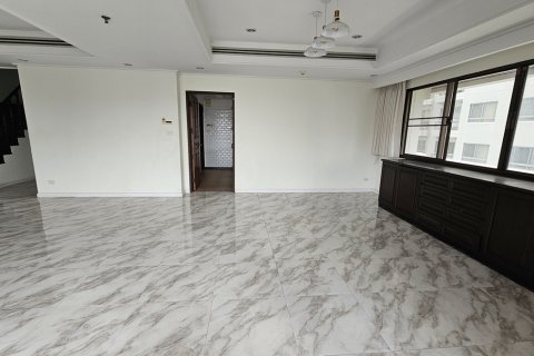 Eigentumswohnung in Watthana, Bangkok, Thailand, 3 Schlafzimmer № 201164 - Foto 8
