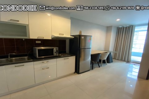 Condo in Watthana, Bangkok, Thailand, 2 bedrooms  № 201166 - photo 5